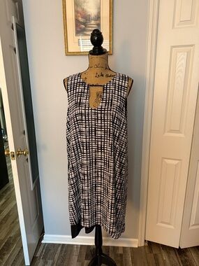 Bar III Black and White Asymmetrical Sleeveless Dress